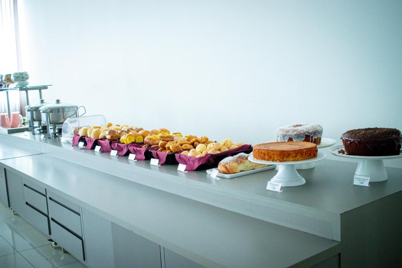 Hotel H2 Congonhas Exteriér fotografie A selection of cakes